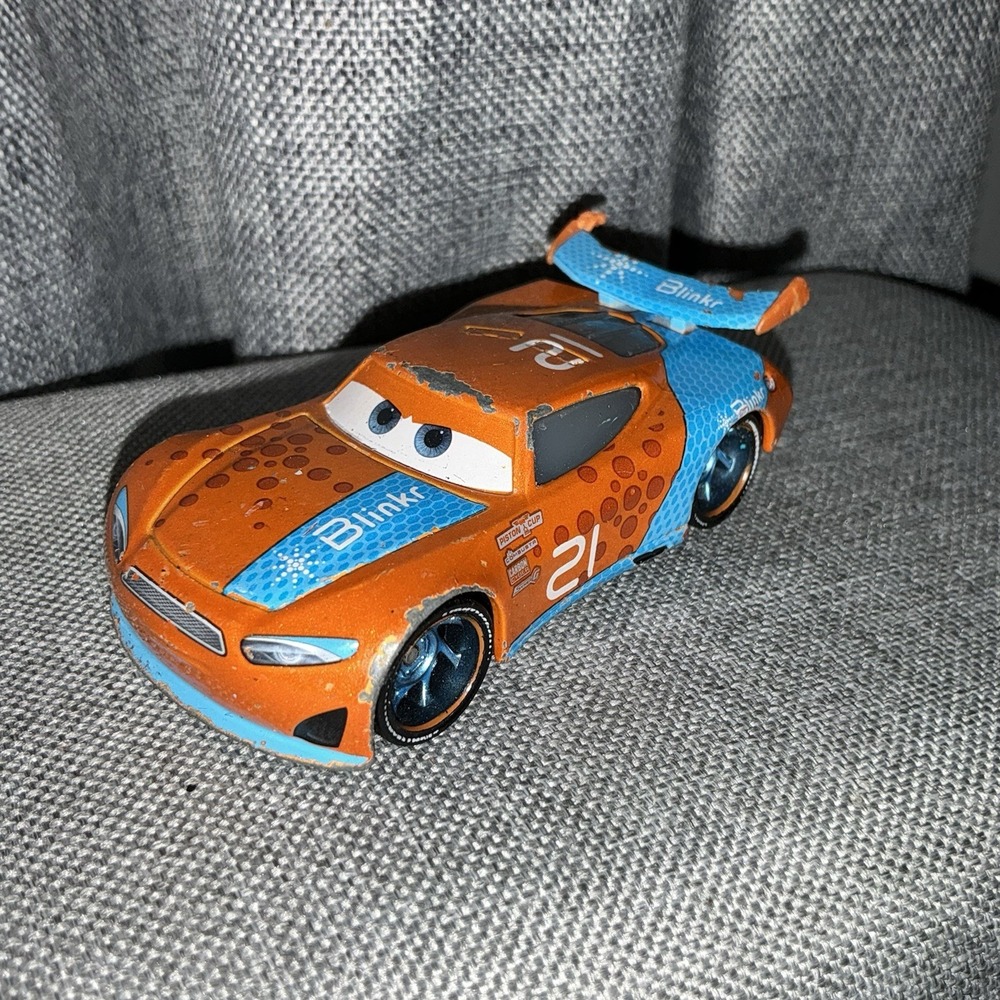 Disney Pixar Cars 3 Ryan "Inside" Laney #21 Next-Gen Piston Cup 1:55 Diecast